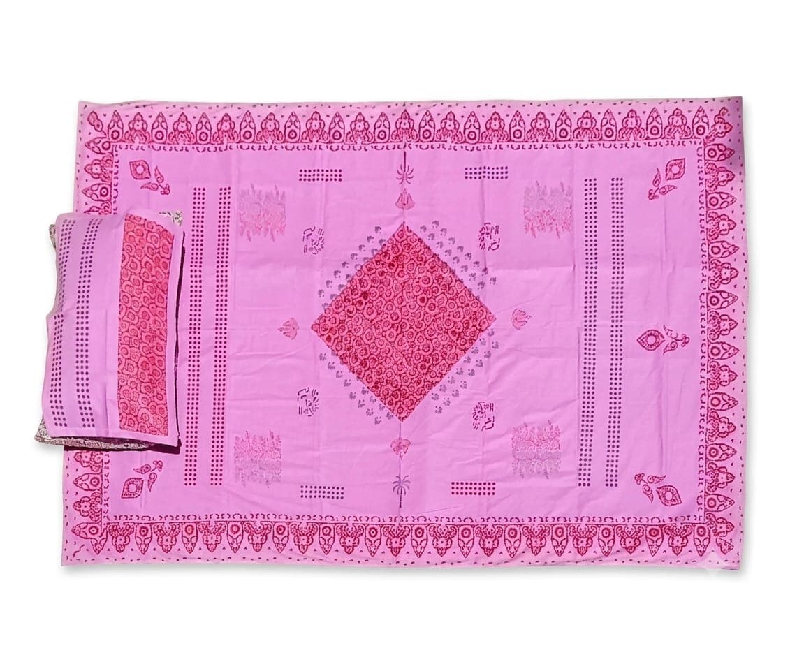 Pink Medallion Block-Print Bedspread in pink / magenta