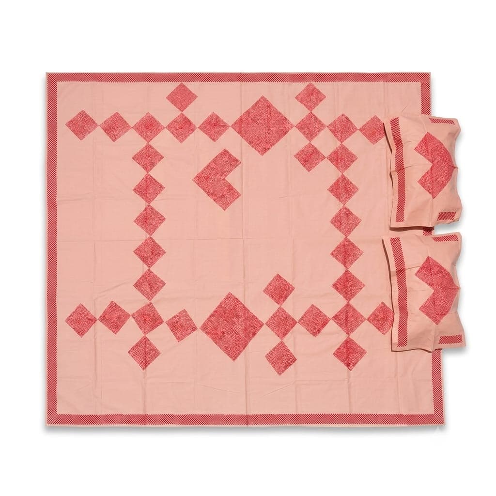Diamond Patchwork Block-Print Bedspread in peach / red
